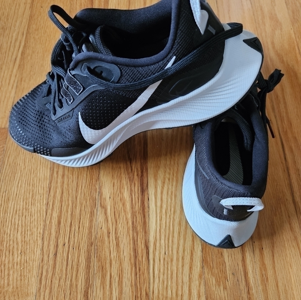 Nike Women's Pegasus Trail 3 Running Shoes in size 7.5 NIB - Picture 2 of 10